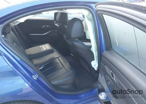 2019 BMW 330Xi z USA, uszkodzony, nr VIN WBA5R7C55KAJ80694